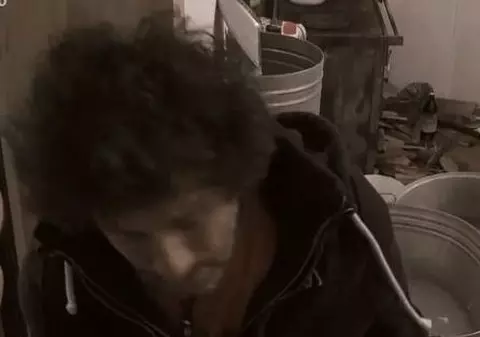 Vali, gesturi tandre cu o concurentă de la Ferma. "Primește masaj în fiecare seară"