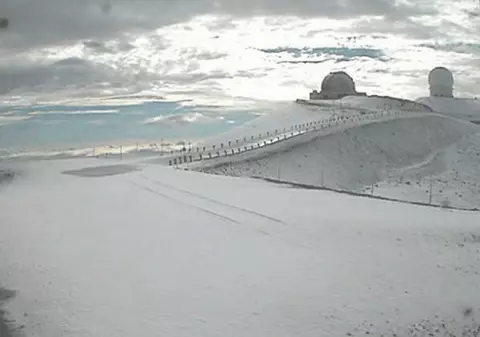 Fenomene meteo rare, în SUA. A nins în Hawaii şi Las Vegas, iar valurile din Pacific au depășit recordul de înălțime