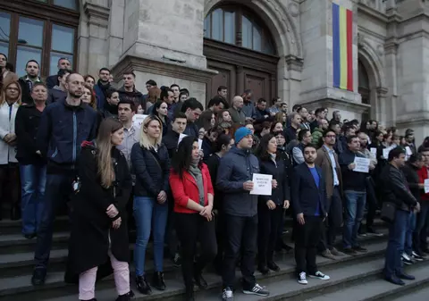 Magistraţii din Bucureşti au protestat faţă de OUG 7. Judecătorii din CSM amână o decizie după scrisorile preşedinţilor de tribunal şi de curţi de apel