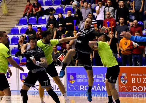 CSM București - RK Borac 25-19, în sferturile Cupei Challenge la handbal masculin