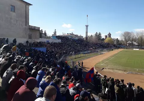 Liga 2, etapa a 24-a. Derby la Târgoviște: Chindia - Petrolul Ploiești 0-0. Meci slab, cu incidente între fani. U Cluj a bătut la Oradea