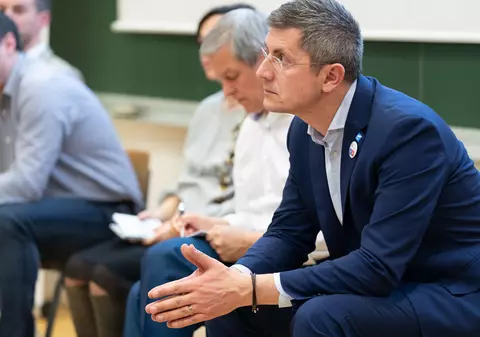 Alianţa 2020 USR-PLUS îi cere preşedintelui Iohannis să participe la şedinţa de guvern de vineri, pentru a stopa o posibilă Ordonanţă pe Codurile Penale