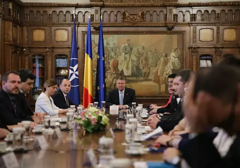 FOTO | Klaus Iohannis, la începutul întâlnirii cu reprezentanţii magistraţilor: "Astăzi o să discutăm despre justiţie şi legile justiţiei, şi vreau să fie preluată această declaraţie"