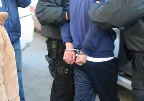 Un bărbat în vârstă de 80 de ani a fost tâlhărit de un puști de 16 ani pe care-l chemase pentru raporturi intime! Bătrânul este cercetat pentru pedofilie, tânărul - pentru furt