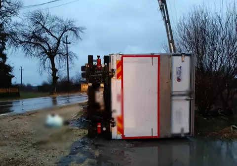 Accident mortal în județul Dâmbovița. Un pieton a fost spulberat de un camion