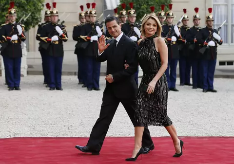 Vrea mașini de lux și zboruri private de la fostul soț, dar încasa sume fabuloase ca actriță de telenovele. Câți bani lua pe lună Angelica Rivera