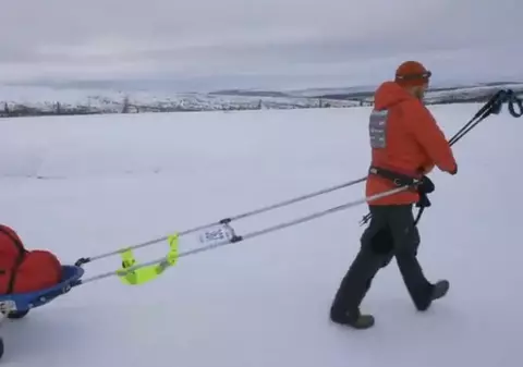 Avram Iancu e pe primul loc la maratonul de la Cercul Polar. Ce a făcut bibliotecarul pentru soția sa în timpul celei mai dure competiții din lume / VIDEO