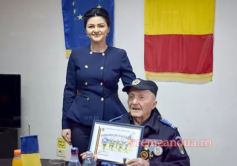 Bunicul Gabrielei Firea, aniversat la 97 de ani. Este cel mai longeviv jandarm