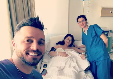 Soțul Gabrielei Cristea a făcut naveta între casă și spital! S-a împărțit între cele două fiice