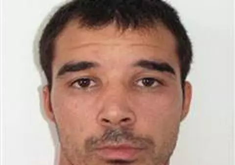 Cum a scăpat deținutul evadat. Gloanțele nu l-au atins, dar a fost mușcat de câini