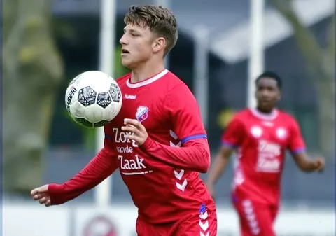 EXCLUSIV | Confesiunea unui fotbalist român aflat la Utrecht, în momentul atacului din tramvai: „S-a dat alarma să nu ieșim pe stradă! Vreau să fac fotbal, nu să mor în Olanda”