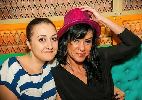 Bani și documente ridicate din locuințele medicului fals și șefei secției de Ginecologie de la Spitalul Ilfov. Raluca Bîrsan și Roxana Dragu, audiate la Secția 9