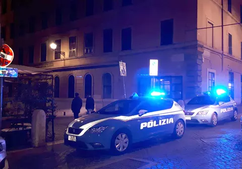 Românul care a furat sticle de vin în valoare de aproape 1,7 milioane de euro, condamnat la patru ani şi jumătate de închisoare