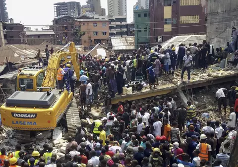 UPDATE | O școală din Nigeria s-a prăbușit. Cel puțin 10 copii au murit. Mulți elevi sunt prinși sub dărâmături