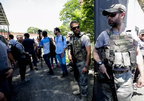 VIDEO | Atac armat într-o școală din Brazilia. Cel puțin șase copii și doi adulți au murit. Atacatorii, doi foști elevi, s-au sinucis