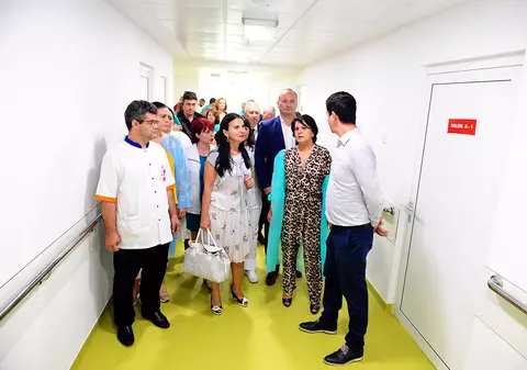 După cazul medicului fals, Ministerul Sănătății aruncă și copilul împreună cu apa din copaie. Prigoana Sorinei Pintea împotriva tuturor voluntarilor din spitale!