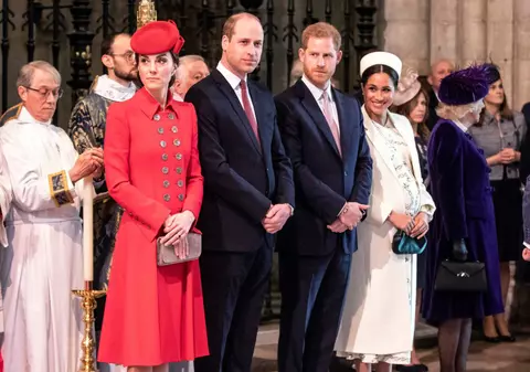 Harry și Meghan se vor separa în mod oficial de William și Kate. Regina a fost de acord
