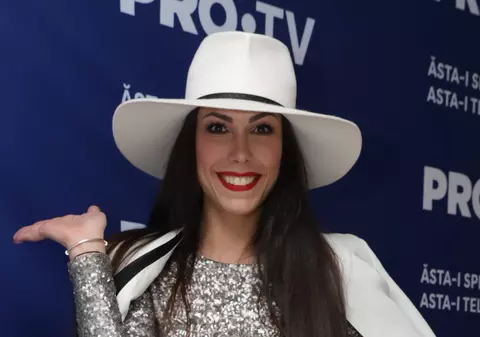 VIDEO/ Jazzy Jo și-a împlinit visul din copilărie. Nu doar că joacă în musical, dar este și colegă cu Loredana