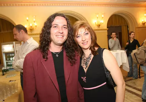 13 ani fără Laura Stoica. Pe 9 martie 2006, cântăreața, gravidă, murea într-un accident de mașină, împreună cu logodnicul ei