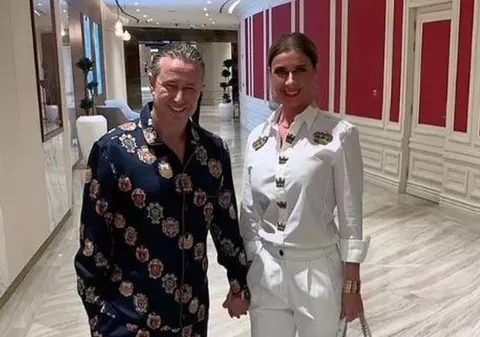 Laurenţiu Reghecampf, totul despre viaţa în Emirate. „Noi luăm deciziile împreună”