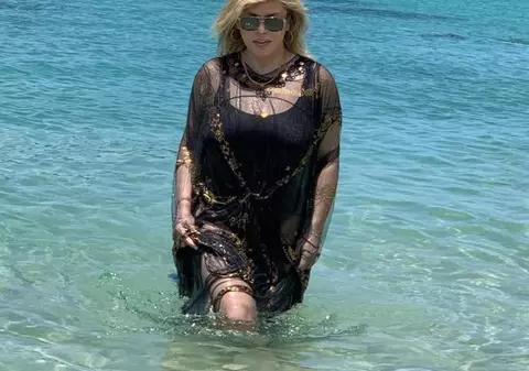 Loredana, vacanță de lux în Thailanda. „Am luat o barcă tradițională thailandeză, iar căpitanul ne-a dus pe o insula paradisiacă, izolată”