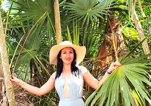 Mirela, de la Insula Iubirii, în cel mai minuscul costum de baie
