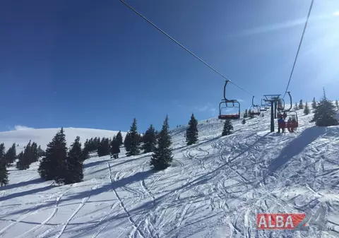 Pârtiile pe care se schiază la mijlocul lunii martie. Sute de turiști sunt așteptați la schi în Apuseni
