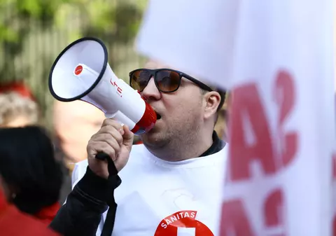 Guvernul pregătește tăierea salariilor pentru unii bugetari printr-un truc: schimbă modul de calcul pentru sporul de condiții periculoase