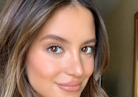 GALERIE FOTO | Cea mai mândră mămică de pe Instagram e pe jumătate româncă! Sarah Kohan, jumătatea lui ”Chicharito” Hernandez, a luat cu asalt internetul cu fotografii în care-și prezintă burtica de gravidă