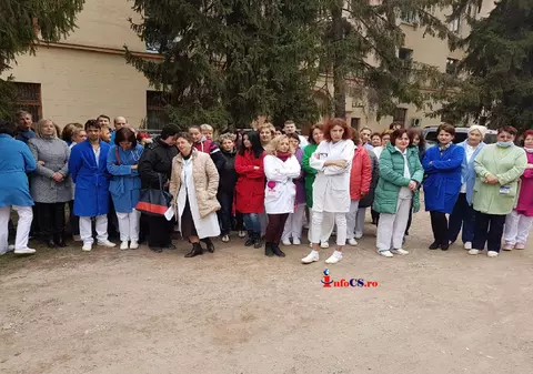 VIDEO | Protest la Spitalul Județean Reșița. Ce nemulțumiri au oamenii