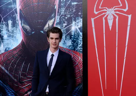 FOTO | Andrew Garfield, actorul din "Spider-Man", are o nouă iubită!