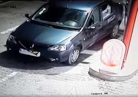 Un șofer și-a făcut plinul într-o benzinărie din Iași și a fugit fără să plătească. Cum a procedat pentru a nu fi prins / VIDEO