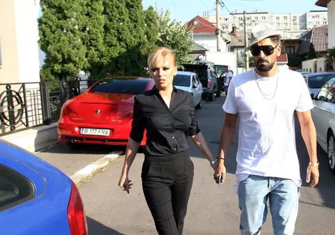 Connect R și-a reluat obiceiurile de burlac. Nu ratează petrecerile nocturne!