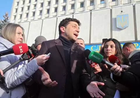 Zelenski: Ucrainenii vor respinge paşapoartele oferite de Vladimir Putin