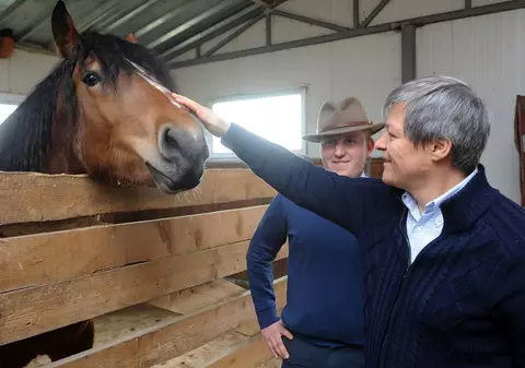 Dacian Cioloș depune a doua plângere la CNA după emisiunea „Viața satului” cu Liviu Dragnea