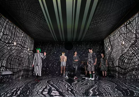 Recomandările culturale ale săptămânii. Un spectacol despre fanatismul religios lângă o carte despre arta subtilă a nepăsării