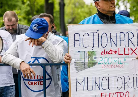 FOTOREPORTAJ | Portret de țară. Oamenii care au bătut țara pentru 2 lei pe oră în plus la salariu, în 20 de imagini. „Vestele albastre” de la Satu Mare au venit la București!