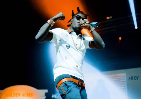 Rapperul Kodak Black, arestat în New York pentru posesie de armă de foc şi droguri, eliberat condiționat