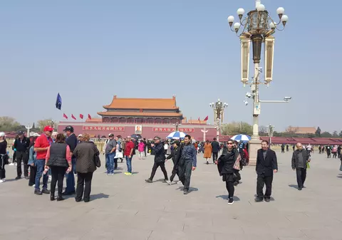 CORESPONDENȚĂ DIN BEIJING, CAPITOLUL 6 | Scriitoarea Doina Ruști, în Orașul Interzis