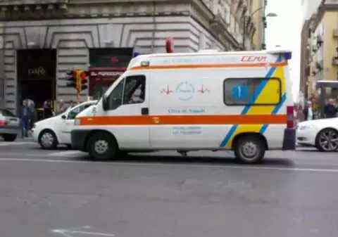 O româncă din Italia a vrut să se sinucidă. Bătrânul de 91 de ani pe care îl îngrijea a salvat-o de la moarte