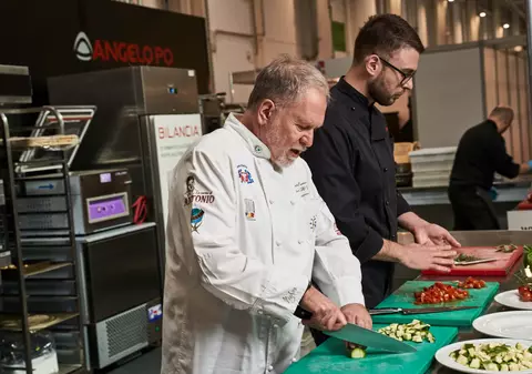 Antonio Passarelli și-a adus fiul în România și lucrează împreună! Michael e tot bucătar