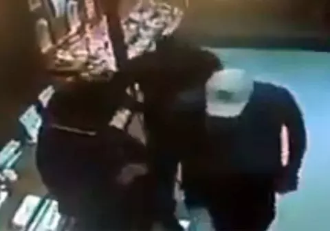 Au jefuit un magazin de bijuterii în doar două minute | VIDEO
