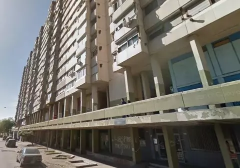 Filmată în timp ce a aruncat un câine de la etajul cinci