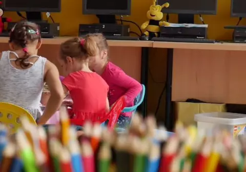 Primele imagini cu directoarea creșei din Iași lovită cu capul de masă. Ce spune Valeria Butnaru