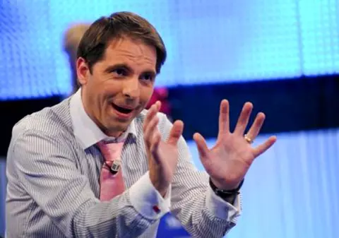 Ce spune Dan Negru despre salariul lui și al Andreei Esca. "O să fie cool în ziua în care o să-mi arăt fluturașul de Revelion"