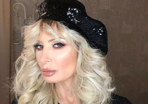 Cum o încurajează Maria pe mama sa, Daniela Gyorfi. E impresionant