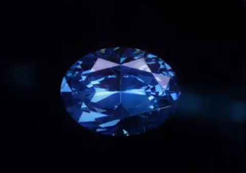 A fost descoperit un diamant albastru care are șanse să devină cel mai scumpă piatră prețioasă din lume