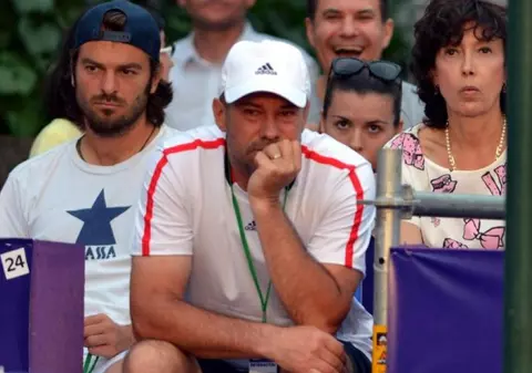 Daniel Dobre a ajuns în Franța, pentru a fi alături de Simona Halep. ”Nu este un om care să stea și să înghită prea mult”
