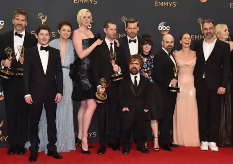 Cum s-a schimbat viața actorilor din serialul "Game of Thrones". Emilia Clarke a suferit două anevrisme în timpul filmărilor, Kit Harington a avut nevoie de terapie