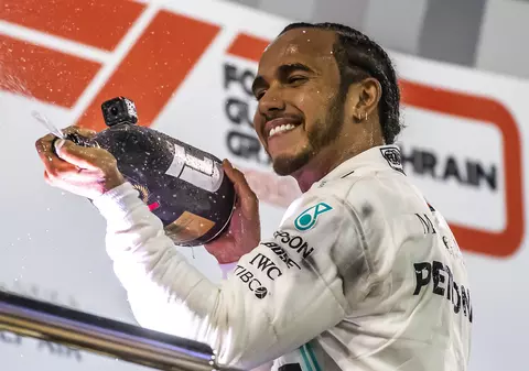 Lewis Hamilton a devenit cel mai bine plătit pilot din istoria Formulei 1, detronându-l pe Michael Schumacher